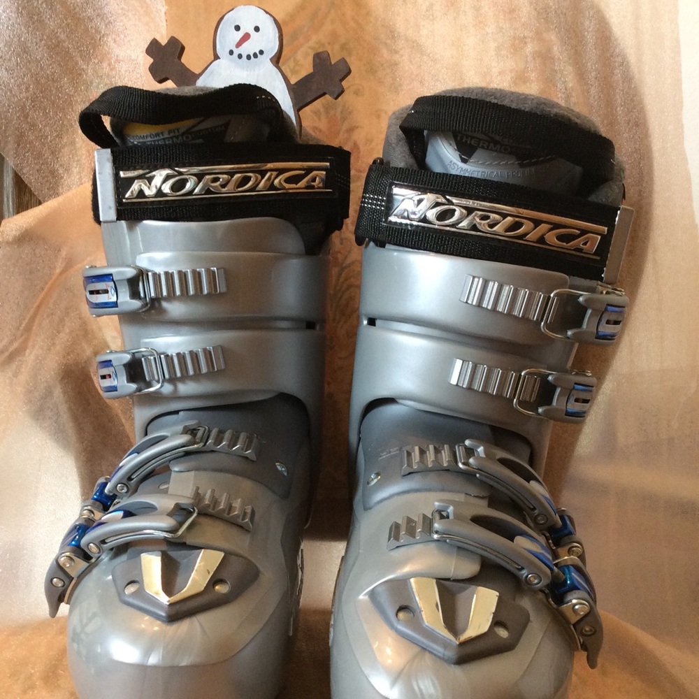 Nordica ski boots 250-255